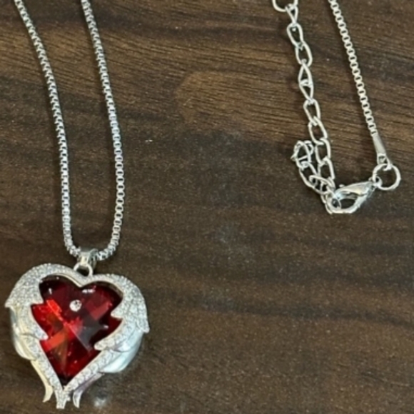 BEAUTIFUL Red Heart Wing Silver Necklace on 18"-20" Chain NEW - Picture 3 of 8